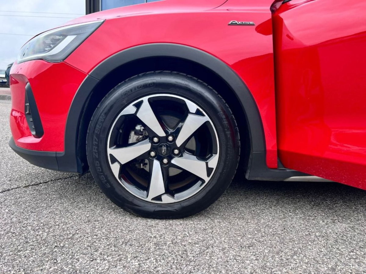 Ford Focus Station Wagon 1.0 EcoBoost Hybrid 125 CV SW Active (14)