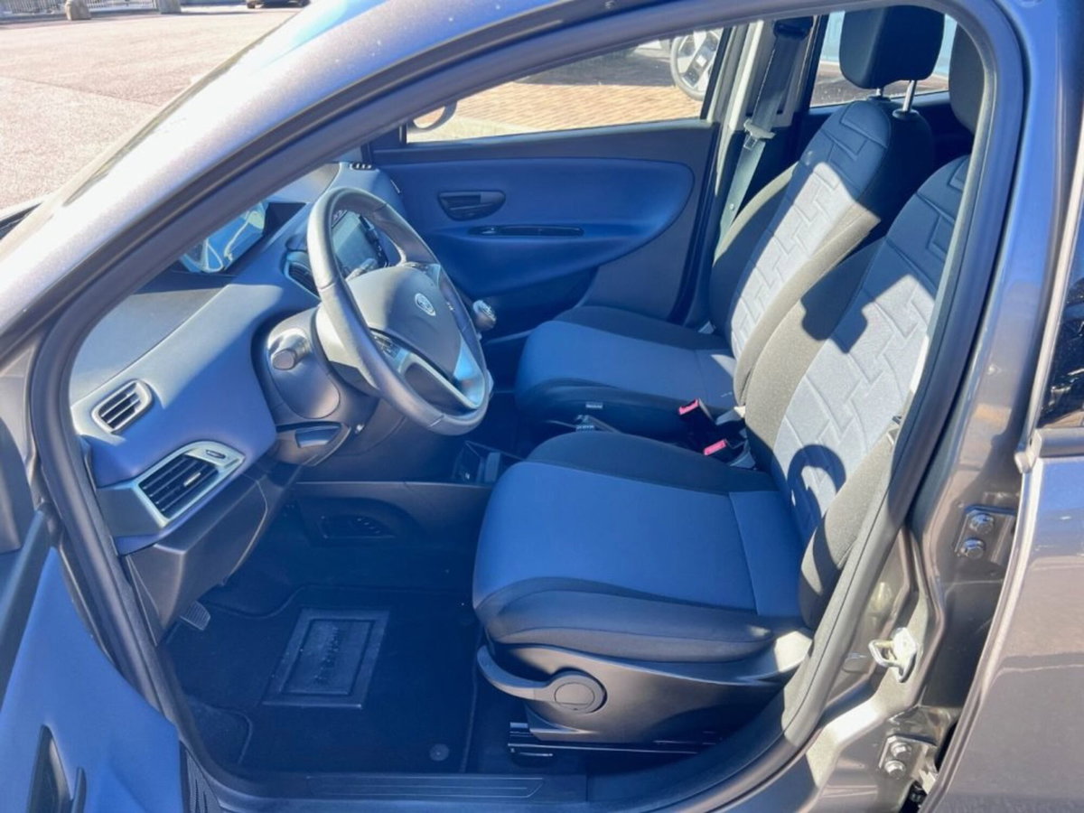 Lancia Ypsilon 1.0 FireFly 5 porte S&S Hybrid Gold Plus (5)