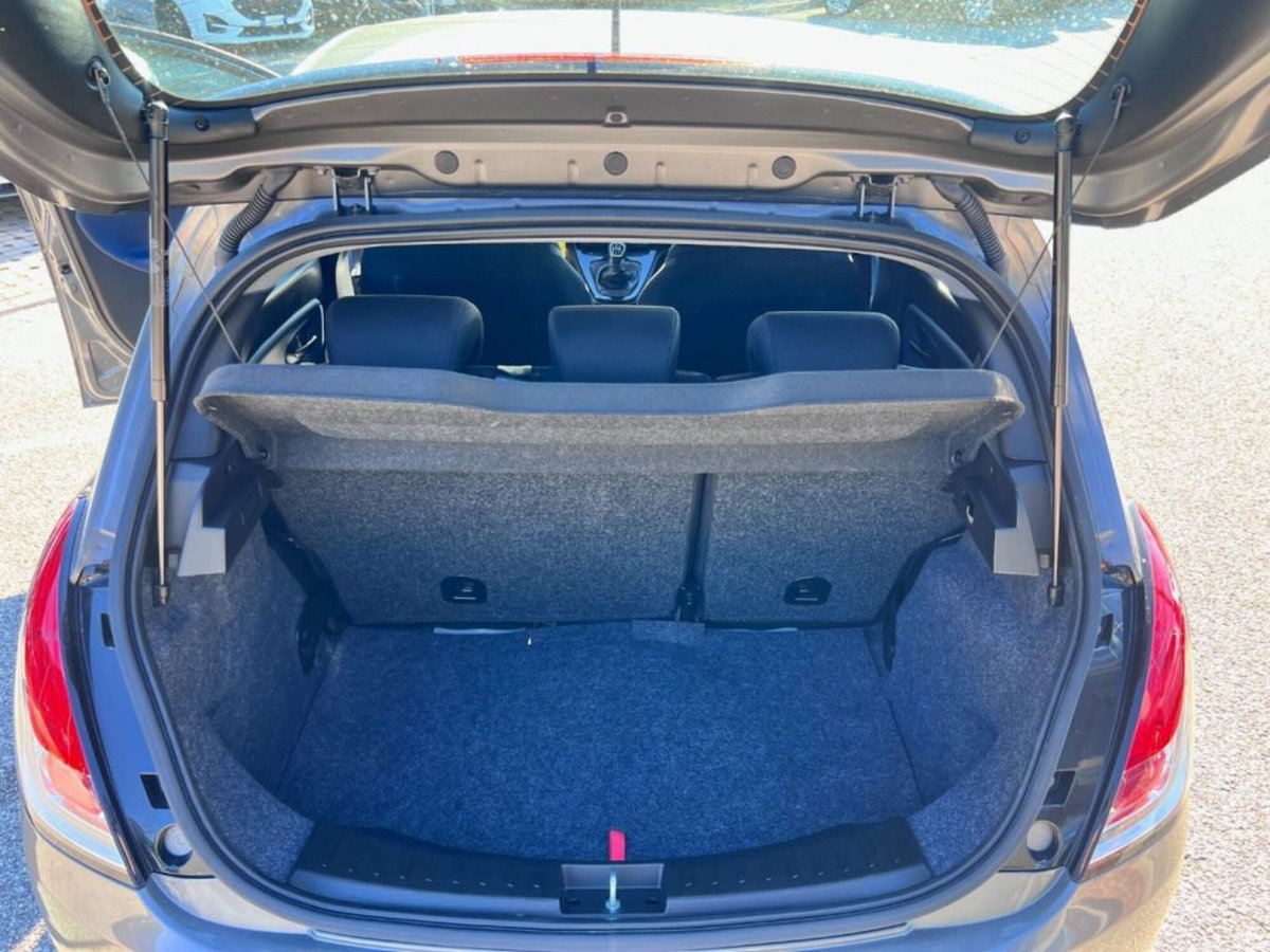 Lancia Ypsilon 1.0 FireFly 5 porte S&S Hybrid Gold Plus (8)