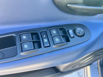 Lancia Ypsilon 1.0 FireFly 5 porte S&S Hybrid Gold Plus (9)