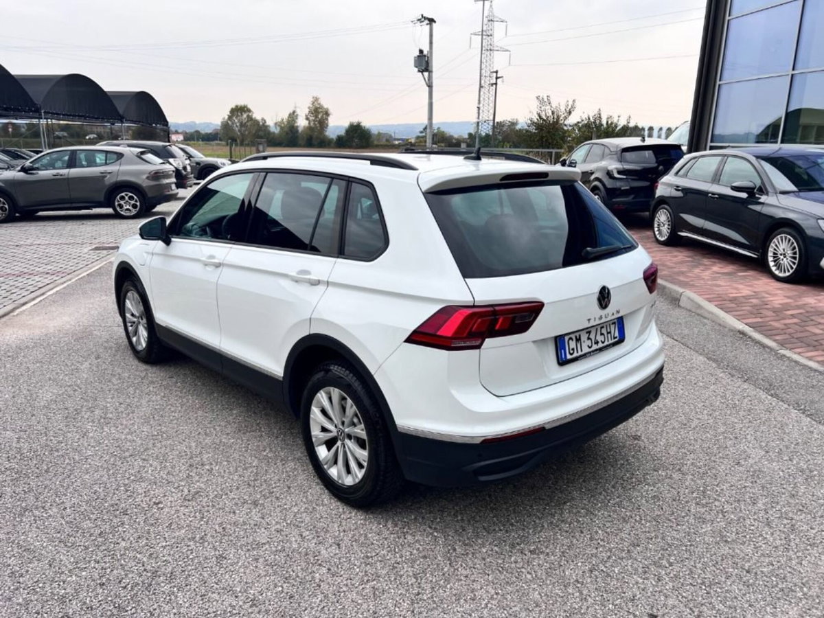 Volkswagen Tiguan 1.4 TSI eHYBRID DSG Life (4)