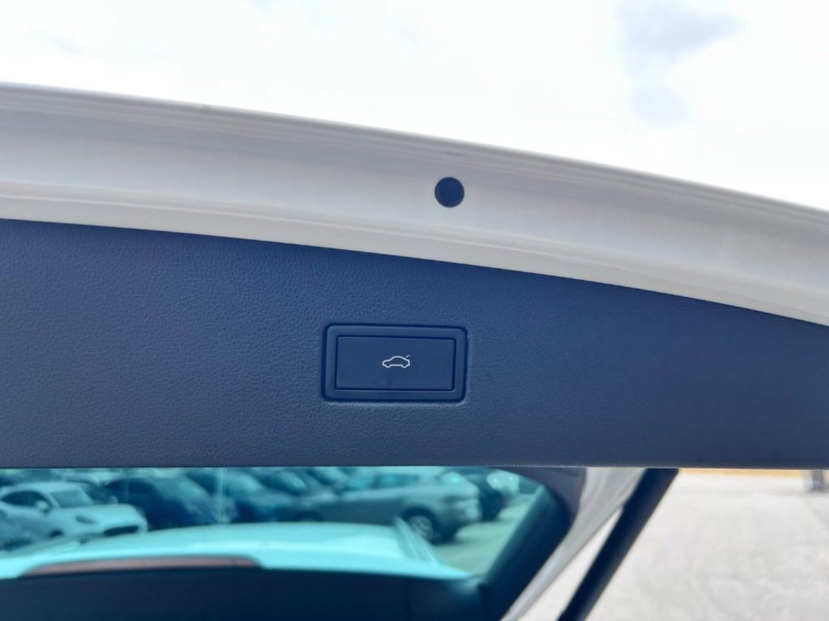 Volkswagen Tiguan 1.4 TSI eHYBRID DSG Life (9)