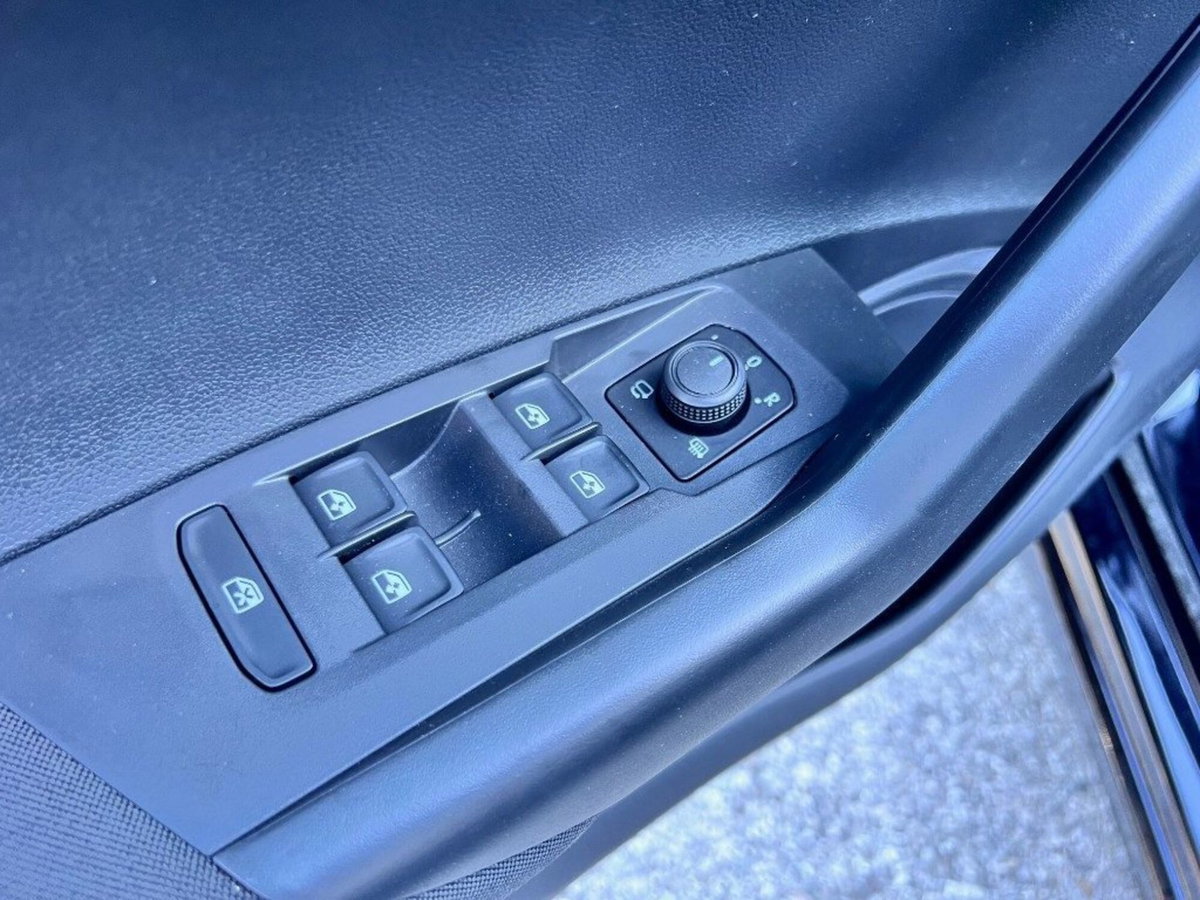 Volkswagen Polo 1.0 EVO (9)
