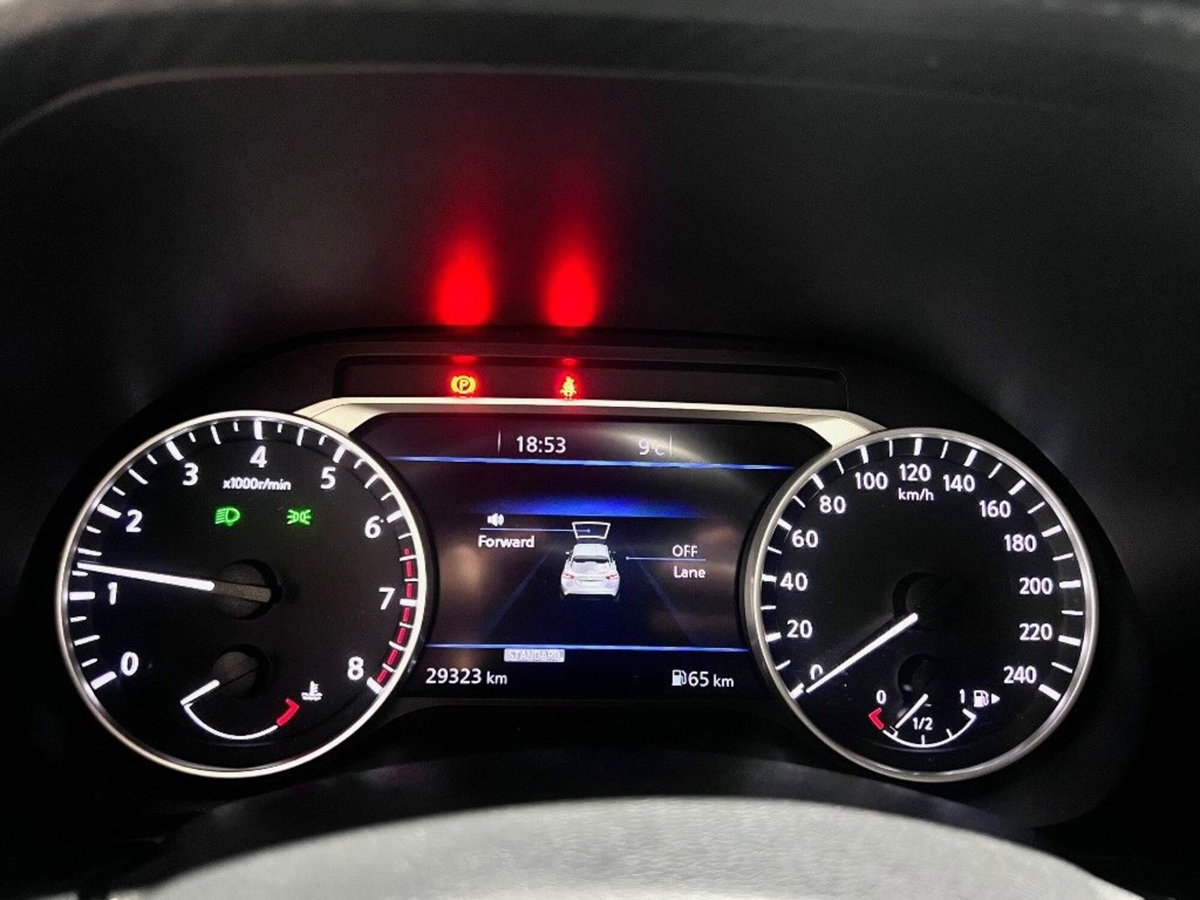 Nissan Juke 1.0 dig-t N-Connecta 114cv (10)