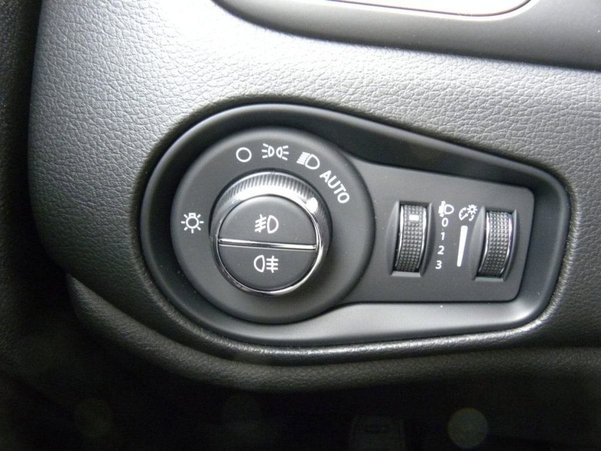 Jeep Renegade 1.5 Turbo T4 MHEV Limited (14)