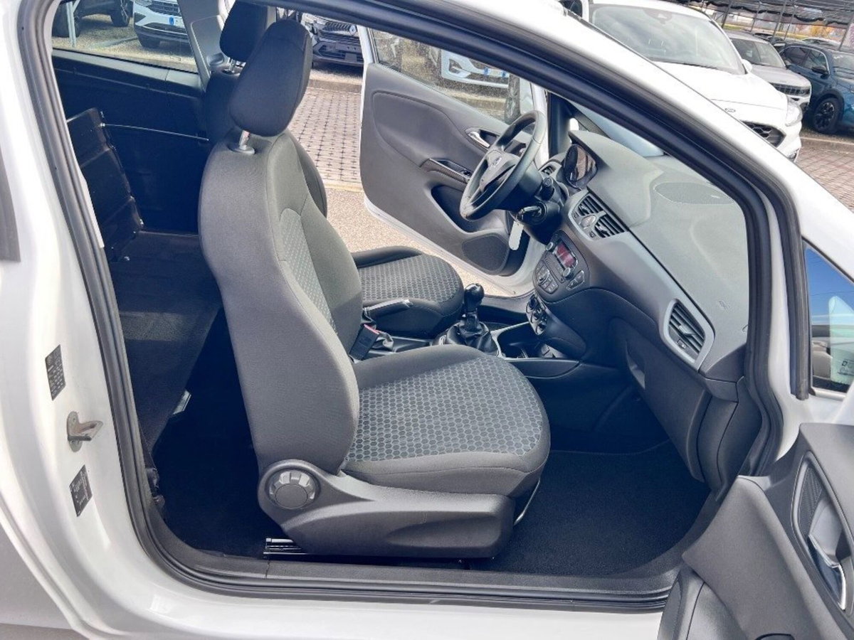 Opel Corsa Coupé 1.3 CDTI Van (6)