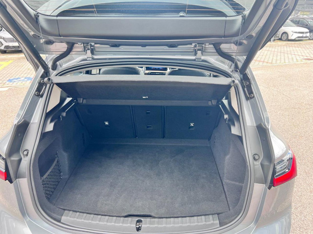 BMW Serie 2 Active Tourer 218d  Luxury auto (8)