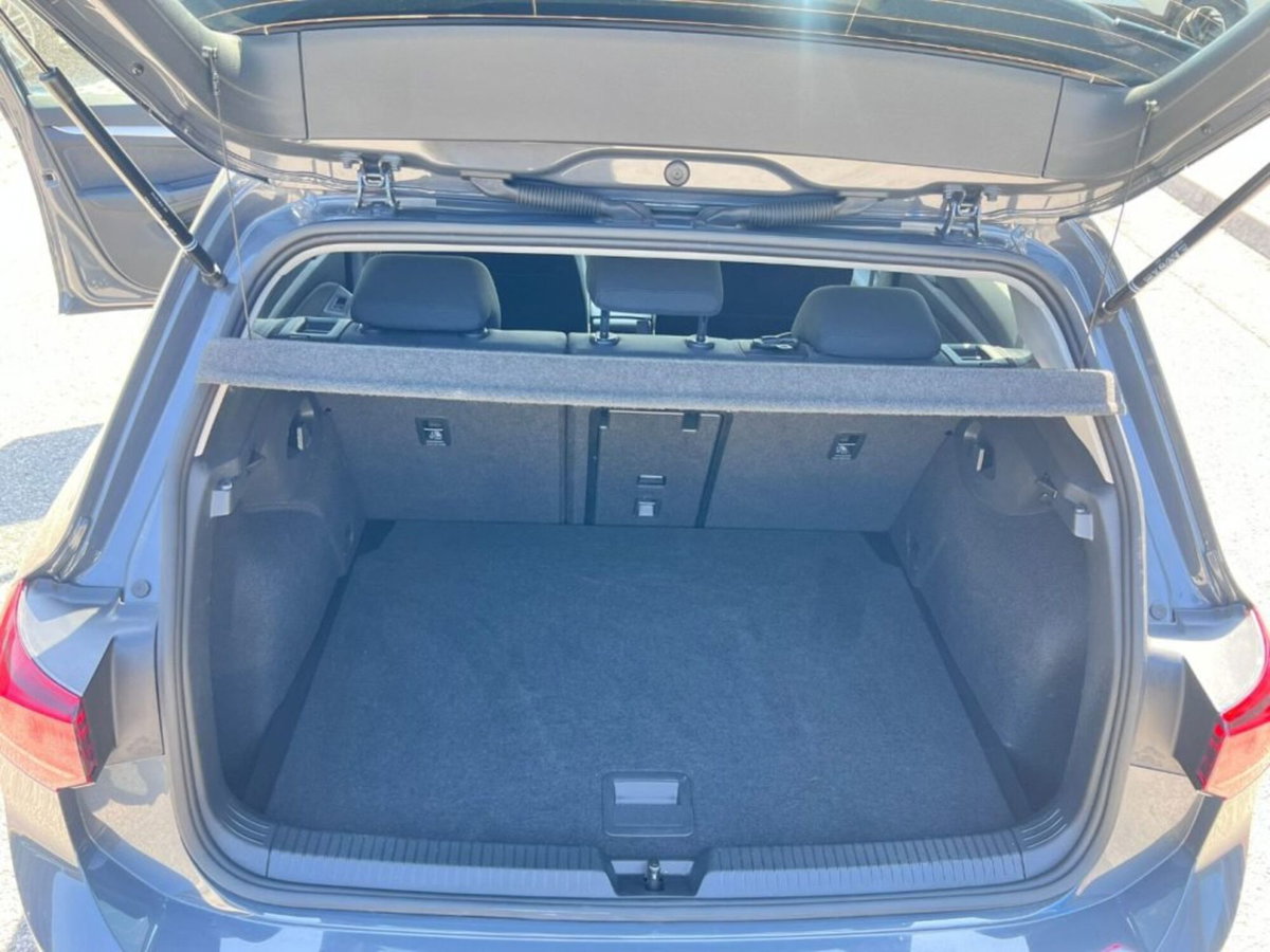 Volkswagen Golf 2.0 TDI SCR Life (8)
