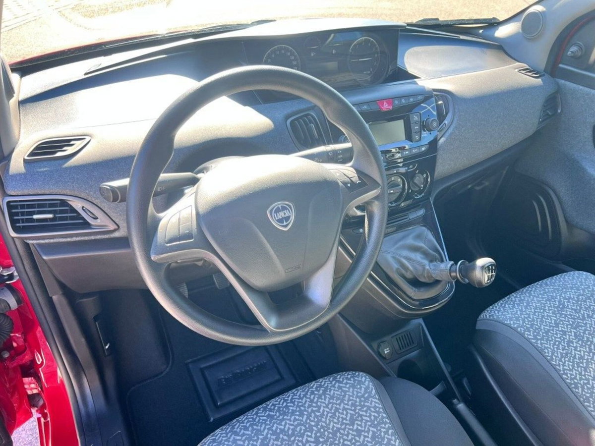 Lancia Ypsilon 1.0 FireFly 5 porte S&S Hybrid Ecochic Silver (10)