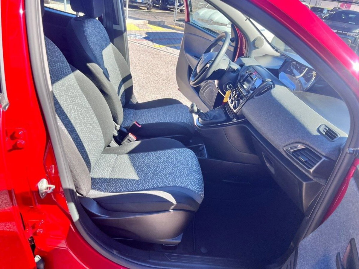 Lancia Ypsilon 1.0 FireFly 5 porte S&S Hybrid Ecochic Silver (6)