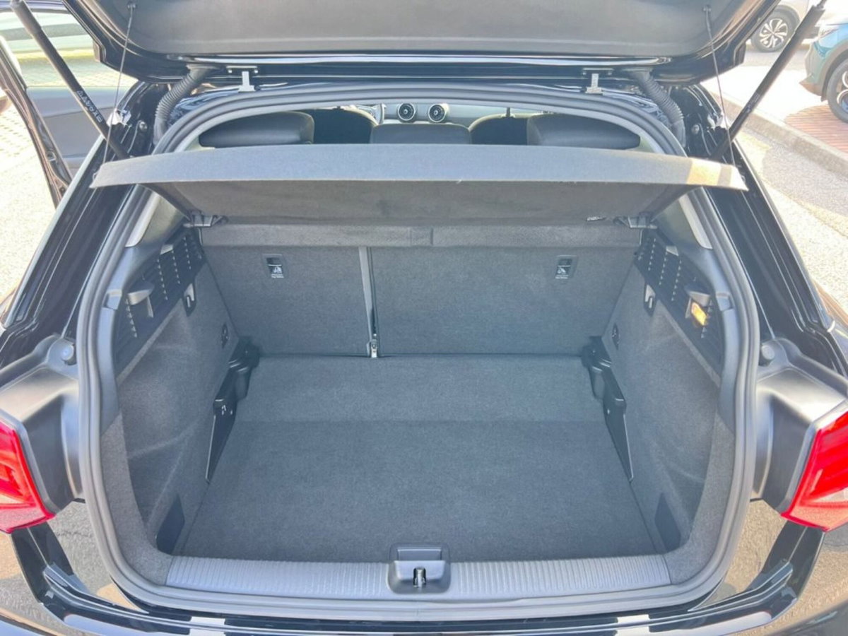 Audi Q2 Q2 30 TFSI Business (6)