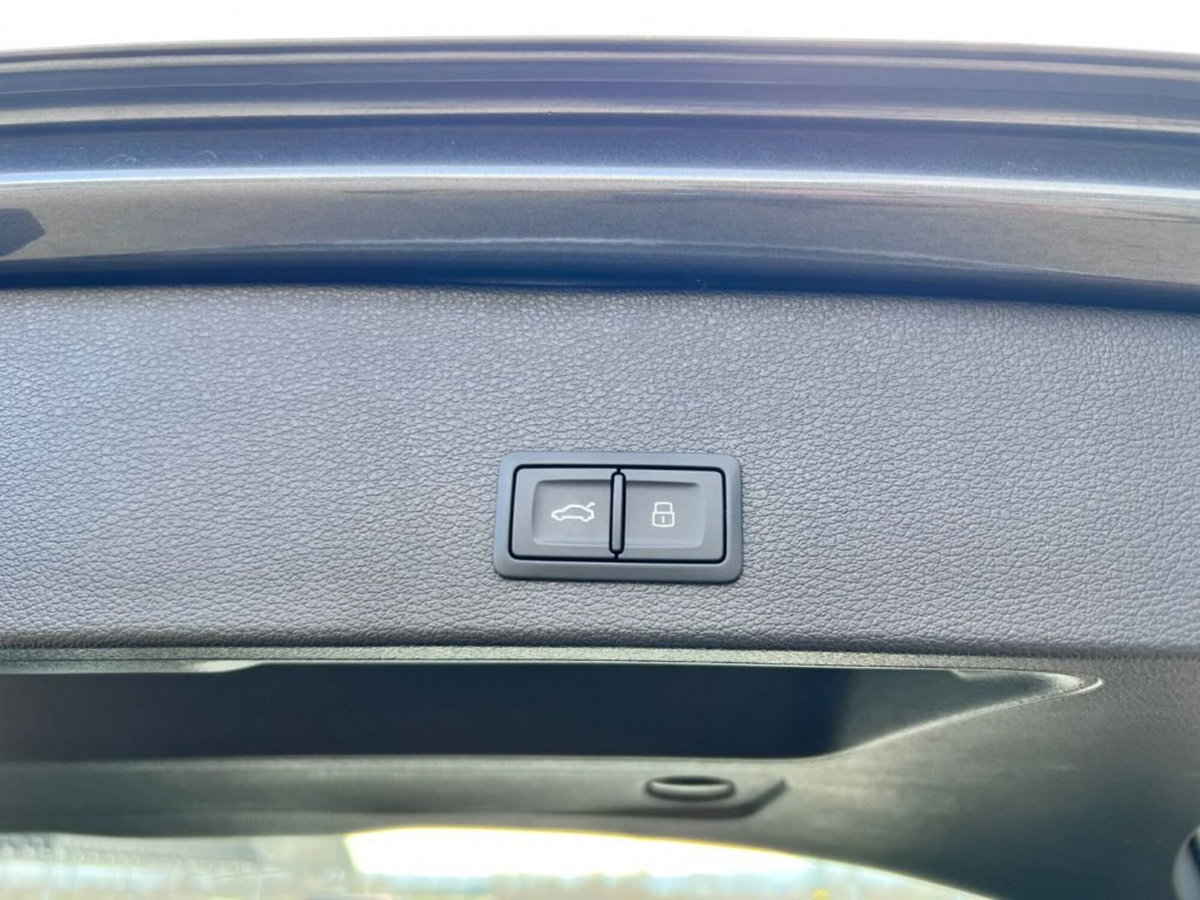 Audi Q2 Q2 35 TDI S tronic S line Edition (10)