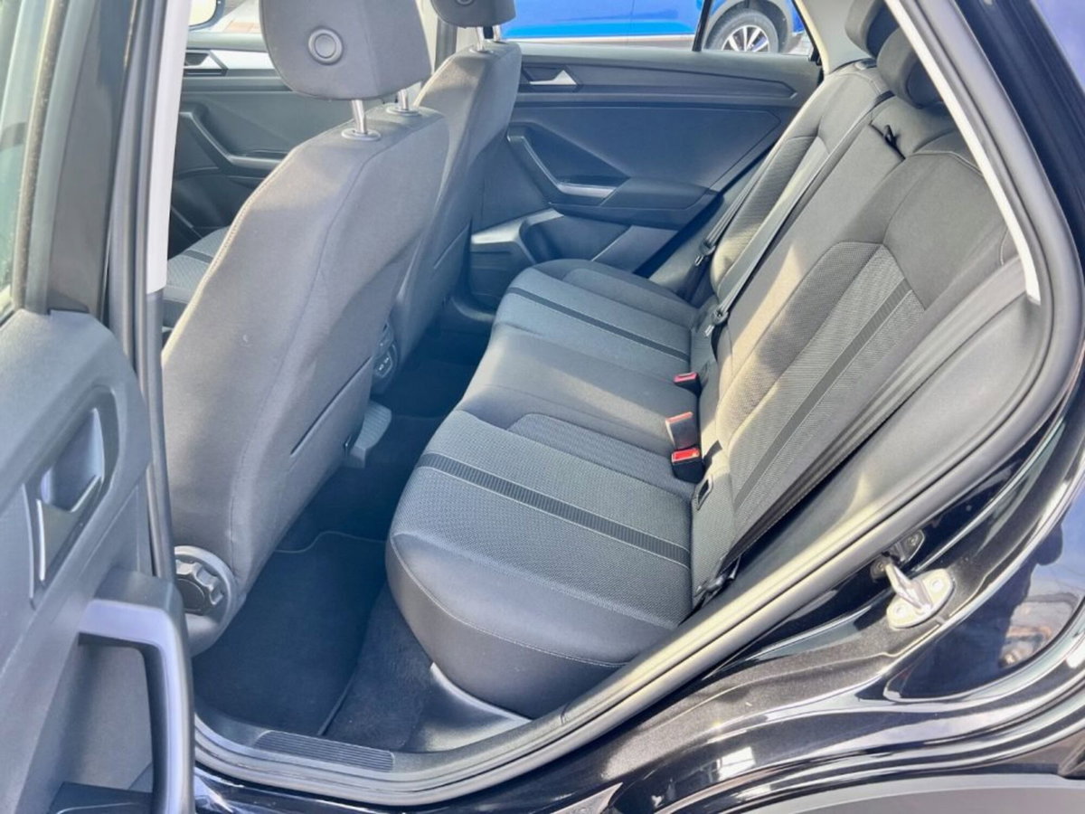 Volkswagen T-Roc 2.0 tdi Life 115cv (6)