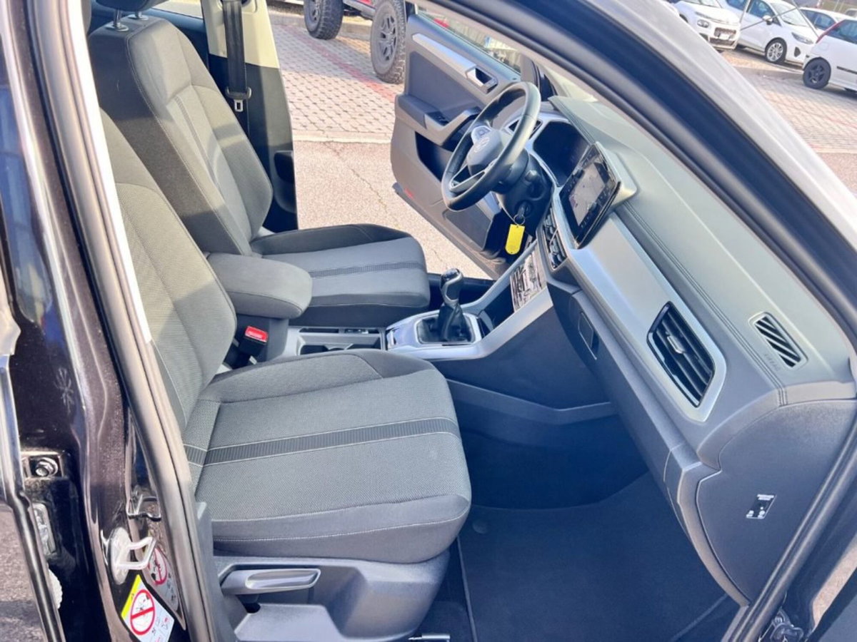 Volkswagen T-Roc 2.0 tdi Life 115cv (7)