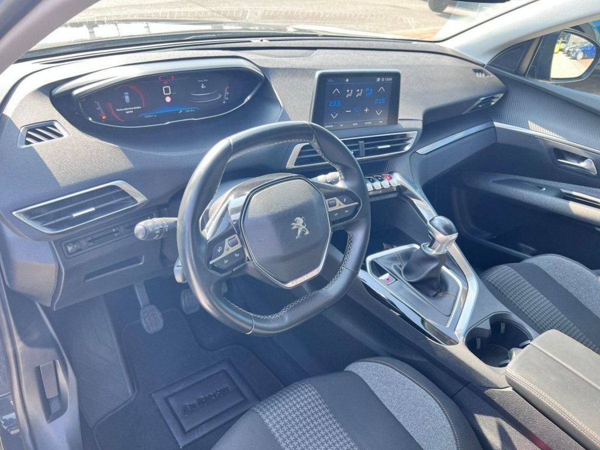 Peugeot 3008 BlueHDi 130 S&S Business (14)