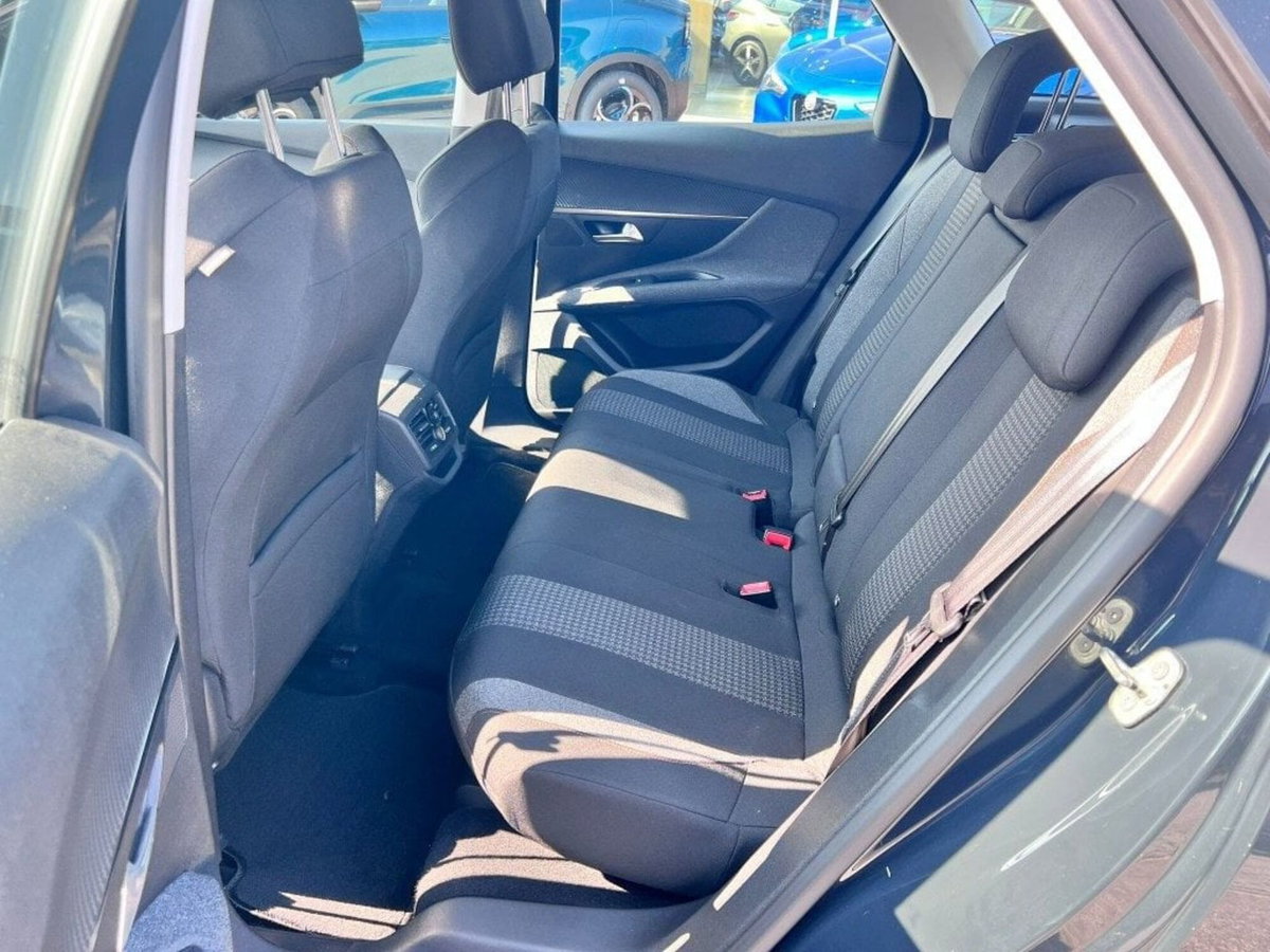 Peugeot 3008 BlueHDi 130 S&S Business (7)