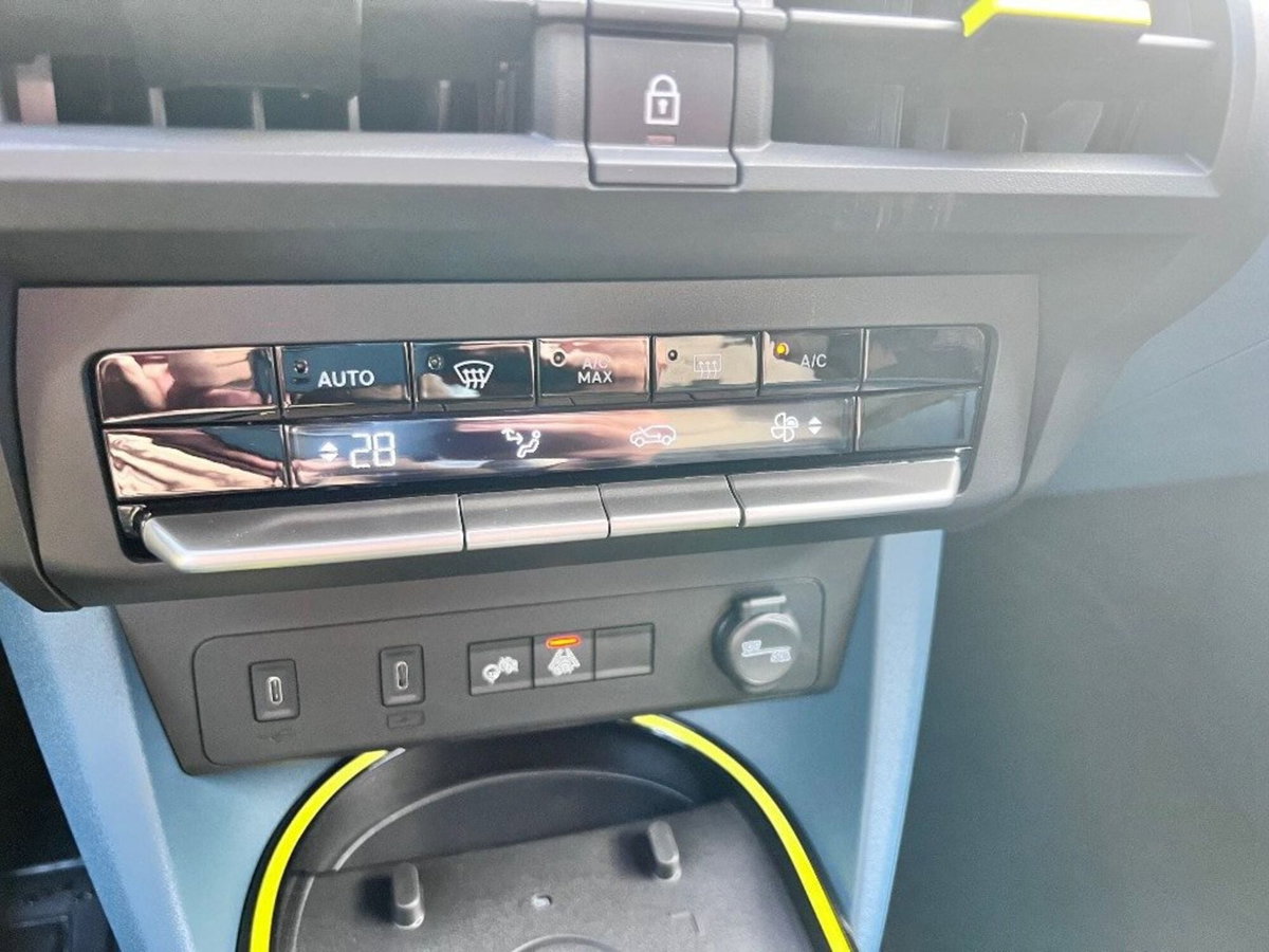 Fiat Grande Panda 1.2 hybrid La Prima 110cv edct (12)