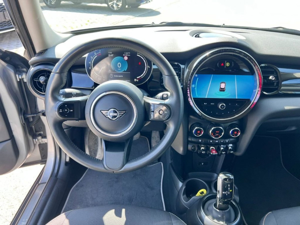 MINI Mini 1.5 Cooper Classic 5 porte (14)