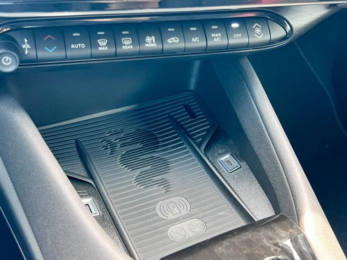 Alfa Romeo Junior elettrica Speciale 156cv (15)