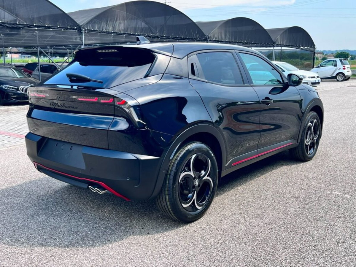 Alfa Romeo Junior elettrica Speciale 156cv (3)