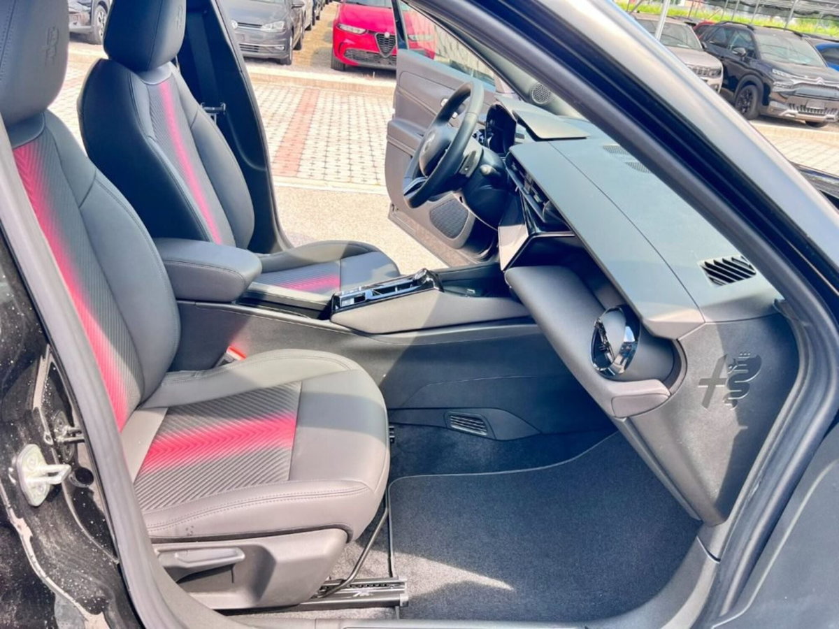 Alfa Romeo Junior elettrica Speciale 156cv (6)