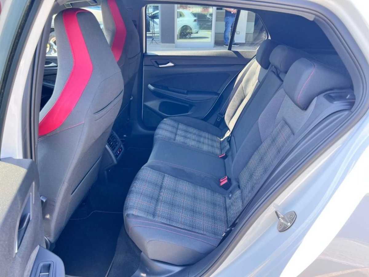 Volkswagen Golf 2.0 TSI GTI DSG (7)