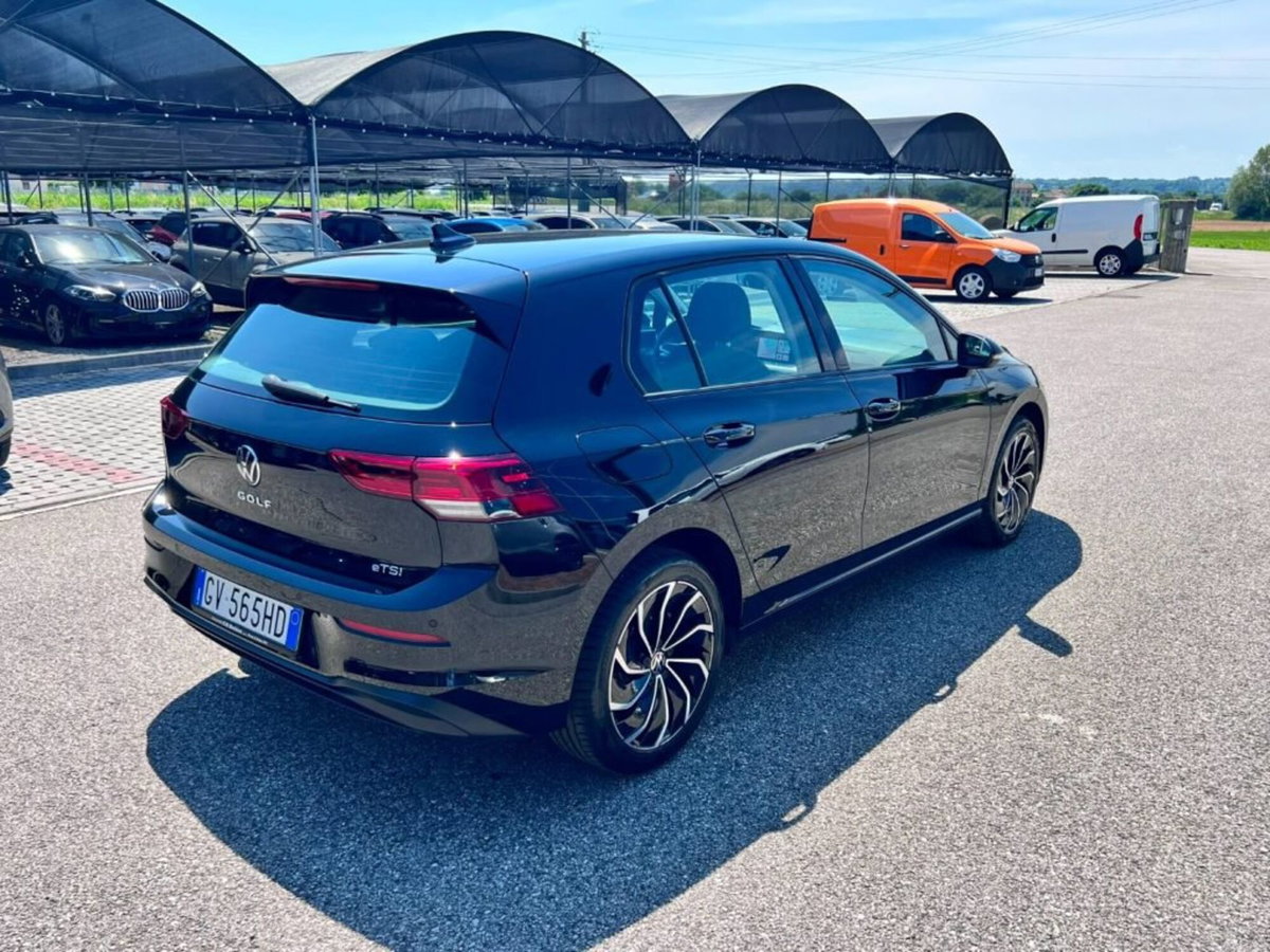 Volkswagen Golf 1.0 eTSI EVO DSG Life (3)