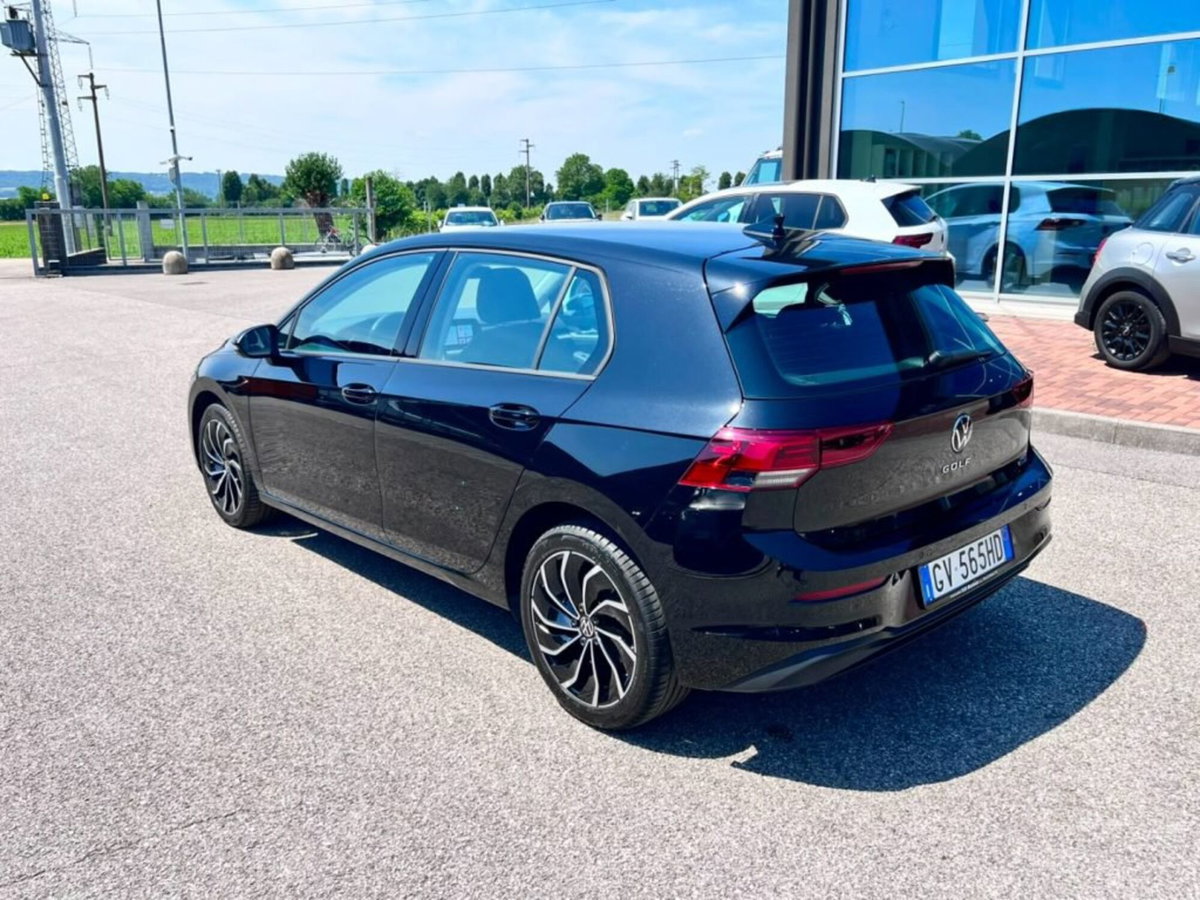 Volkswagen Golf 1.0 eTSI EVO DSG Life (4)
