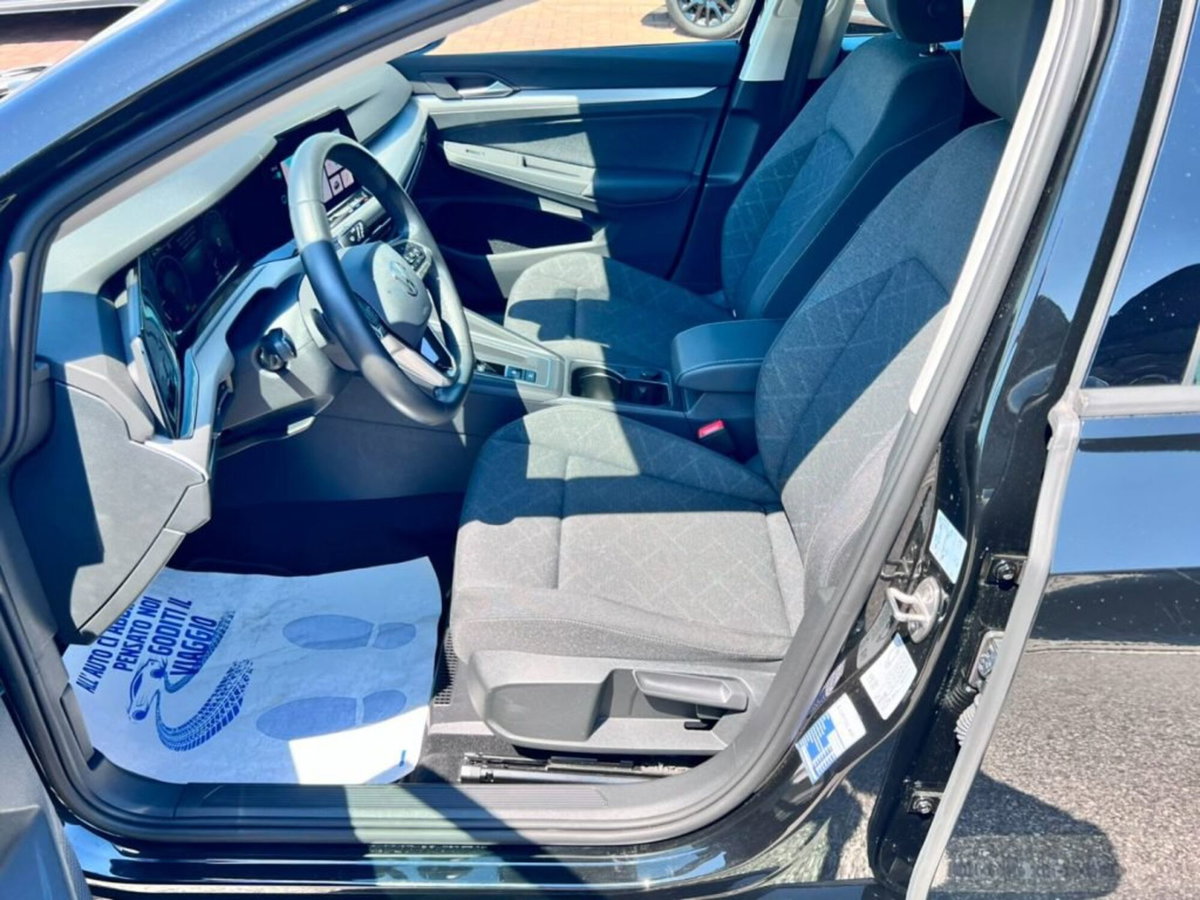Volkswagen Golf 1.0 eTSI EVO DSG Life (5)