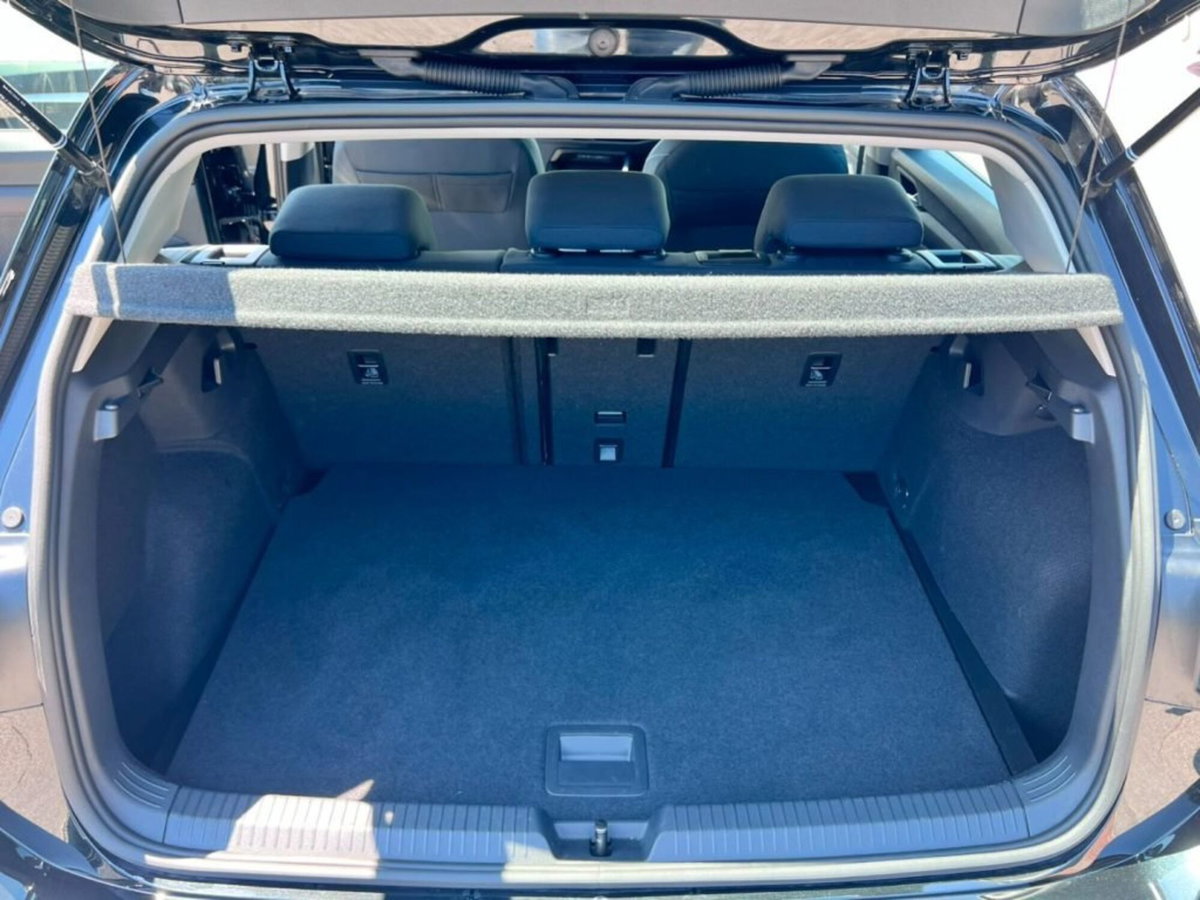Volkswagen Golf 1.0 eTSI EVO DSG Life (8)