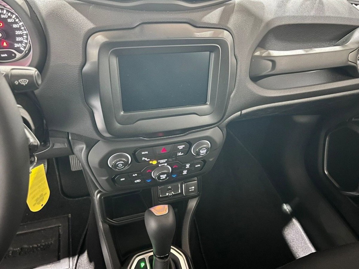 Jeep Renegade 1.5 Turbo T4 MHEV Limited (11)