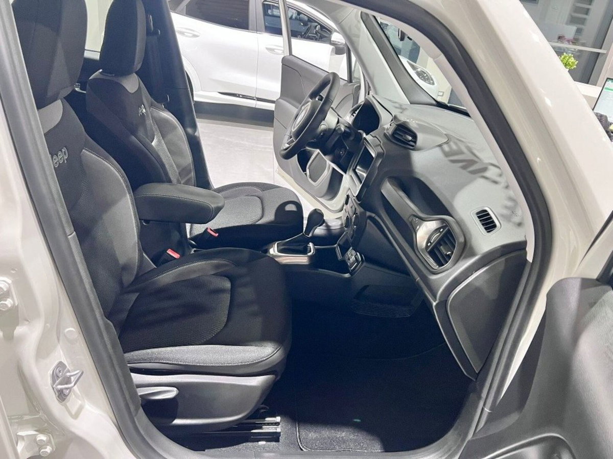 Jeep Renegade 1.5 Turbo T4 MHEV Limited (5)