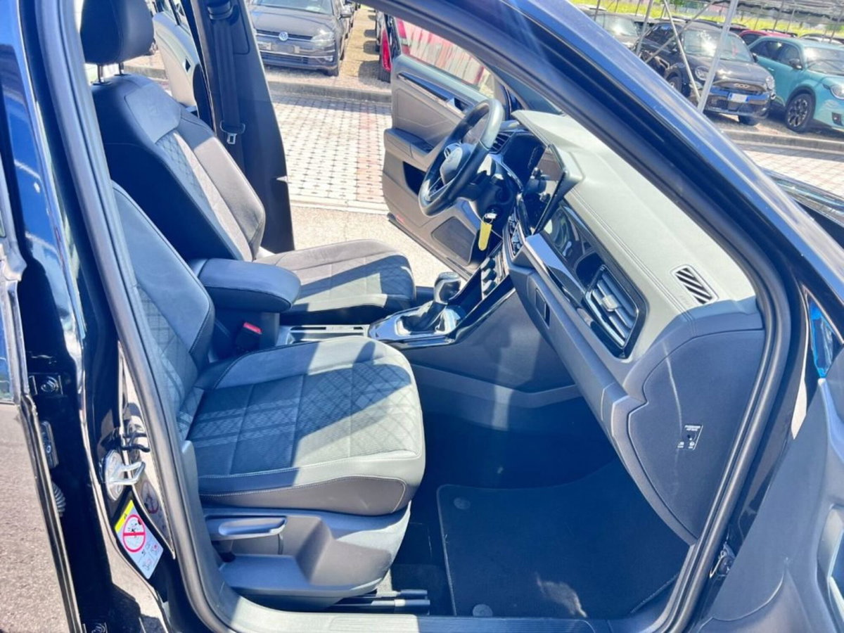 Volkswagen T-Roc 1.5 tsi R-Line dsg (6)