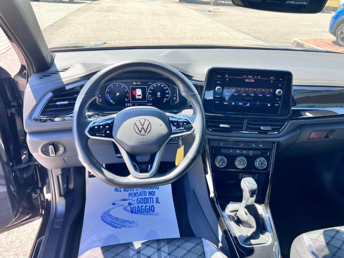 Volkswagen T-Roc 1.5 tsi R-Line dsg (9)