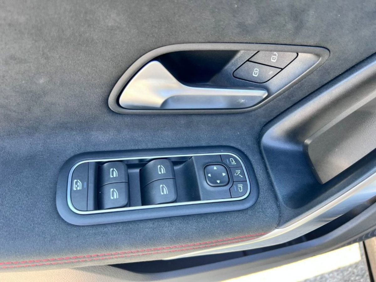 Mercedes-Benz Classe A 180 Automatic Executive (19)