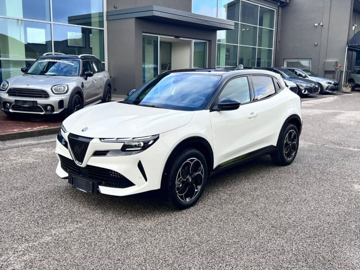 Alfa Romeo Junior 1.2 ibrida Q4 Intensa 145cv edct6