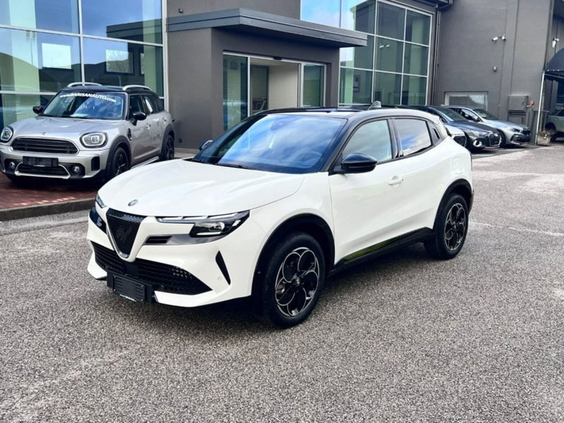 Alfa Romeo Junior 1.2 ibrida Q4 Intensa 145cv edct6