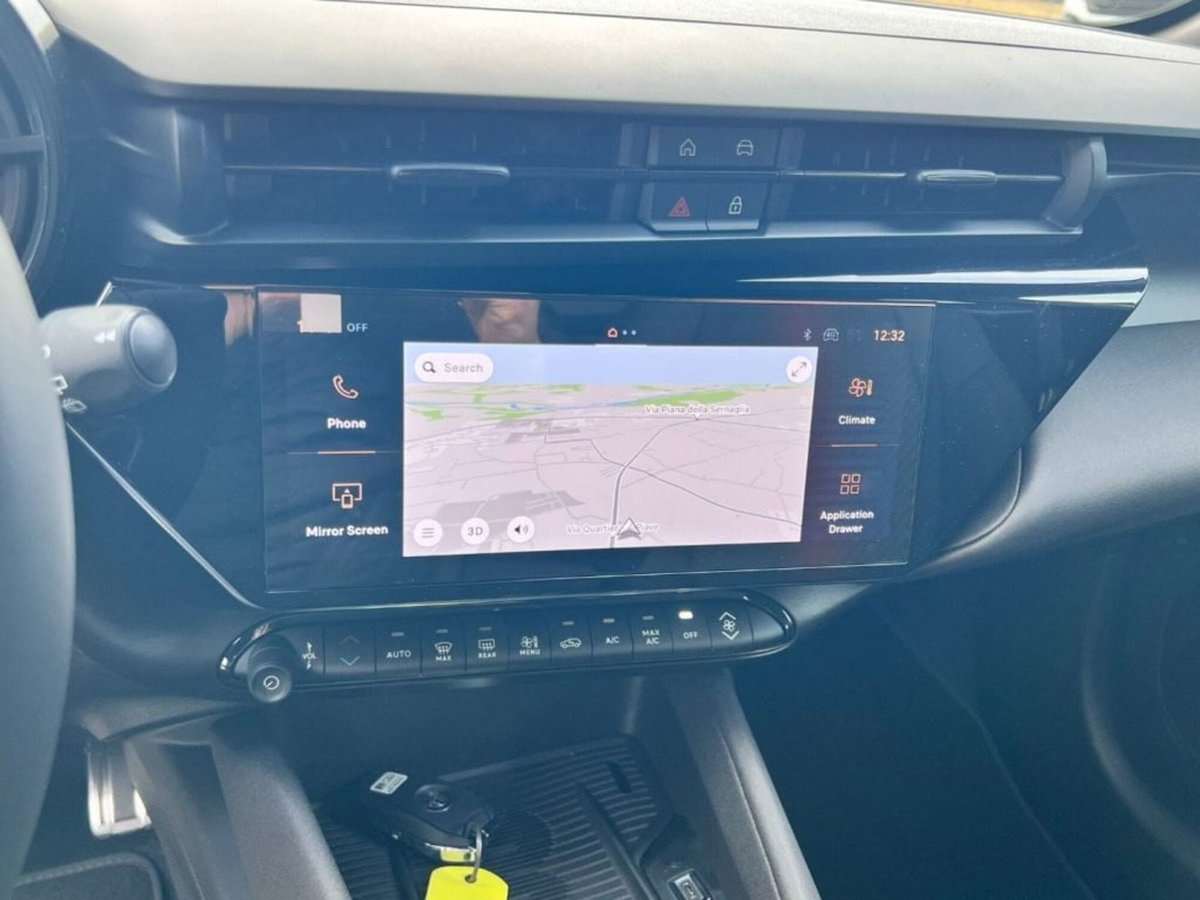 Alfa Romeo Junior 1.2 ibrida Q4 Intensa 145cv edct6 (11)