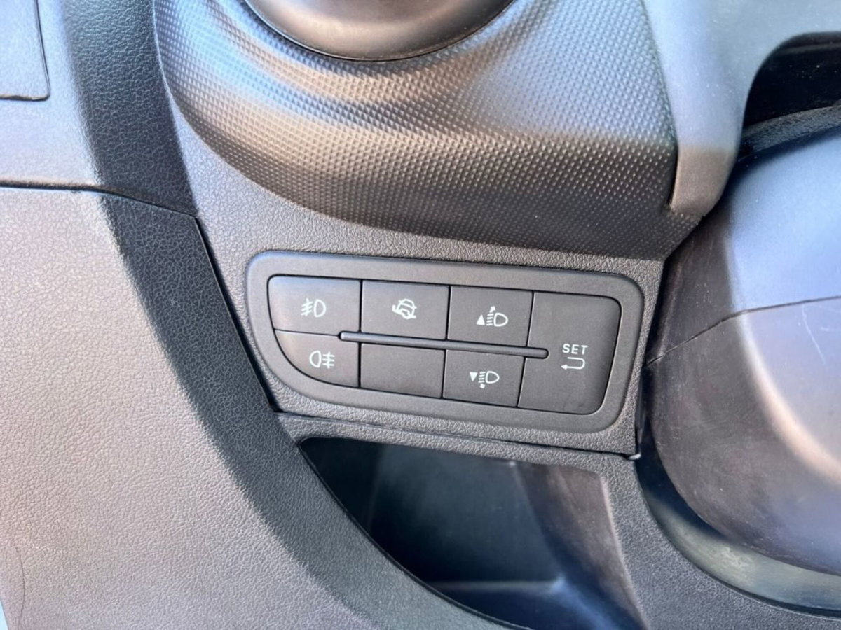 Peugeot Bipper 1.3 HDi 75CV FAP Furgone Comfort (11)