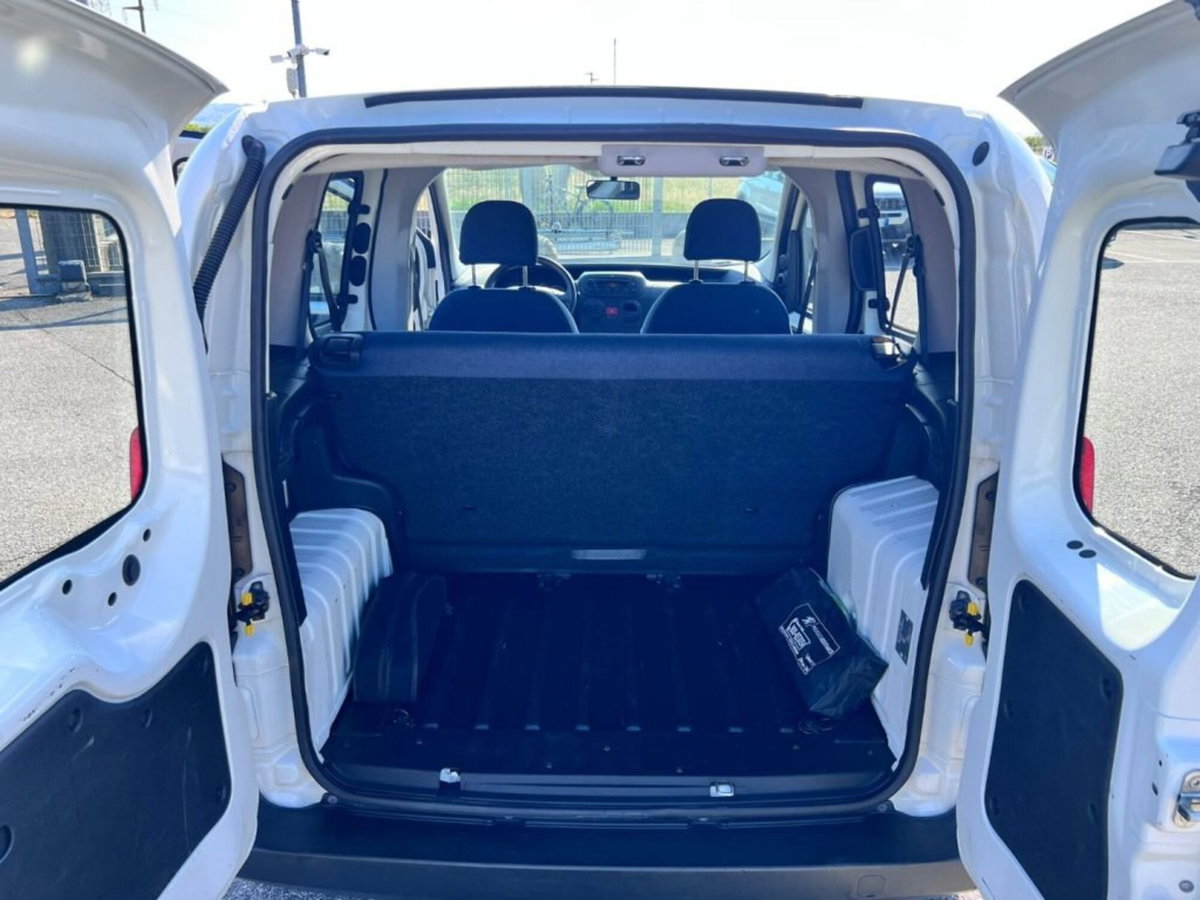 Peugeot Bipper 1.3 HDi 75CV FAP Furgone Comfort (9)