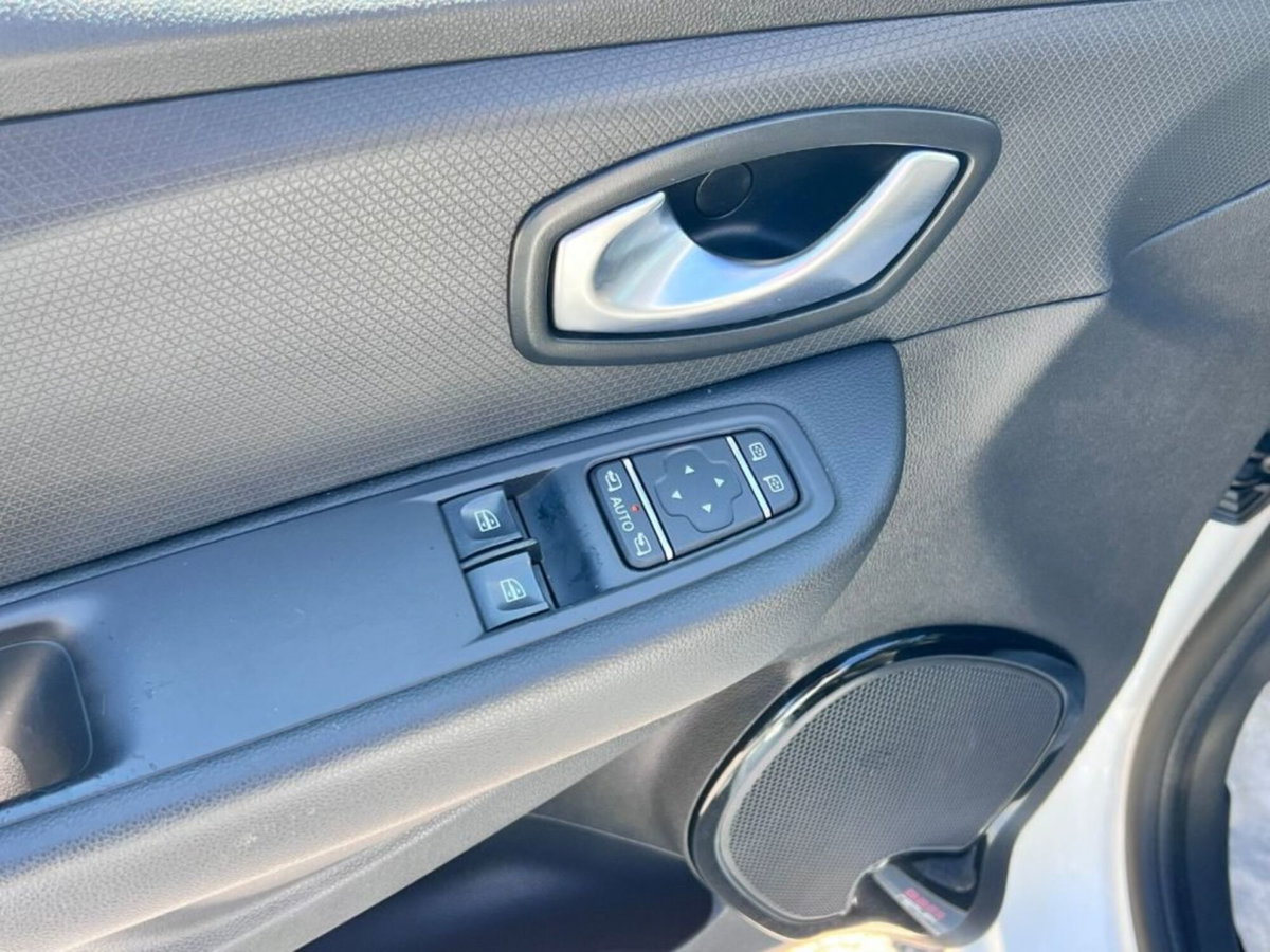 Renault Clio dCi 8V 75 CV Start&Stop 5 porte Energy Duel (8)