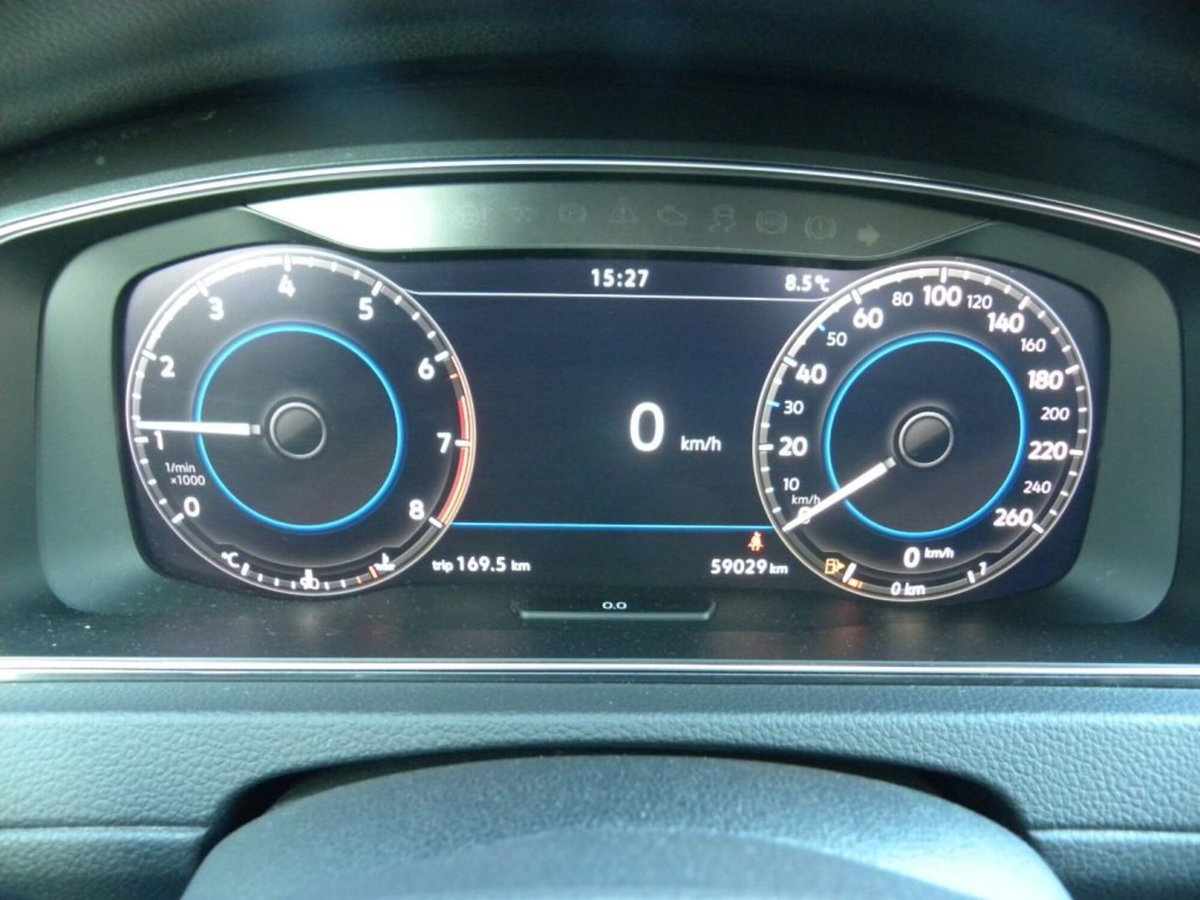 Volkswagen Golf 1.0 TSI 85 CV 5p. Trendline BlueMotion Technology (11)