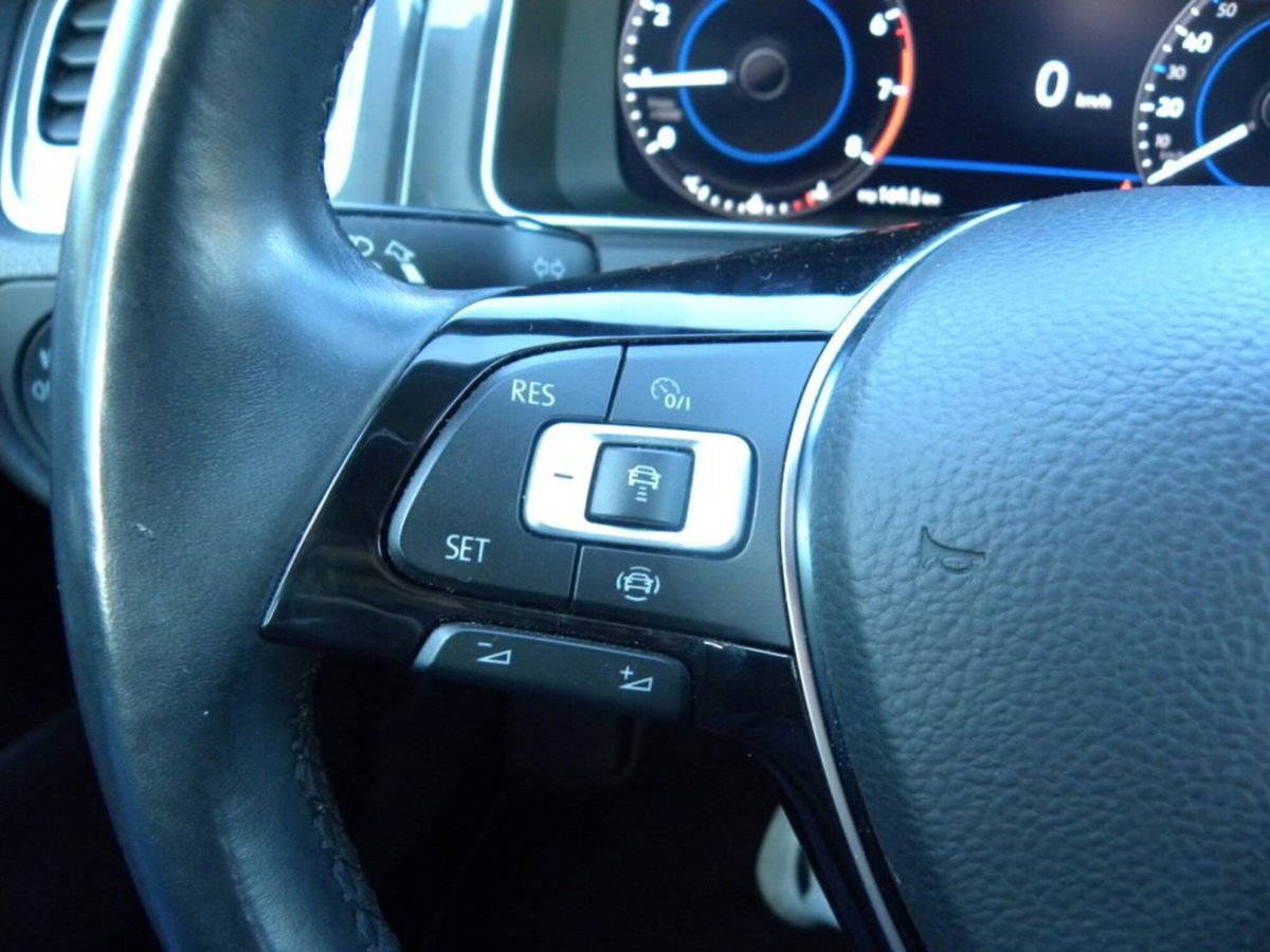Volkswagen Golf 1.0 TSI 85 CV 5p. Trendline BlueMotion Technology (12)