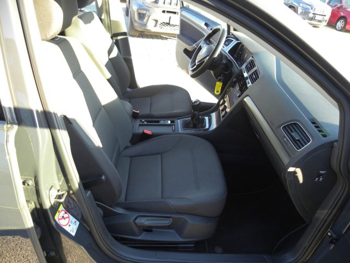 Volkswagen Golf 1.0 TSI 85 CV 5p. Trendline BlueMotion Technology (6)
