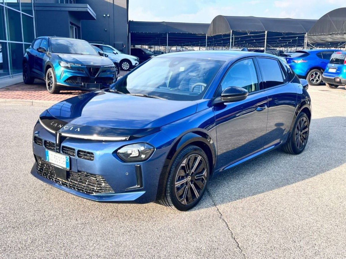 Lancia Ypsilon 1.2 mhev Edizione Cassina e-dct