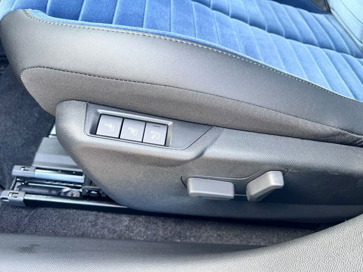 Lancia Ypsilon 1.2 mhev Edizione Cassina e-dct (12)