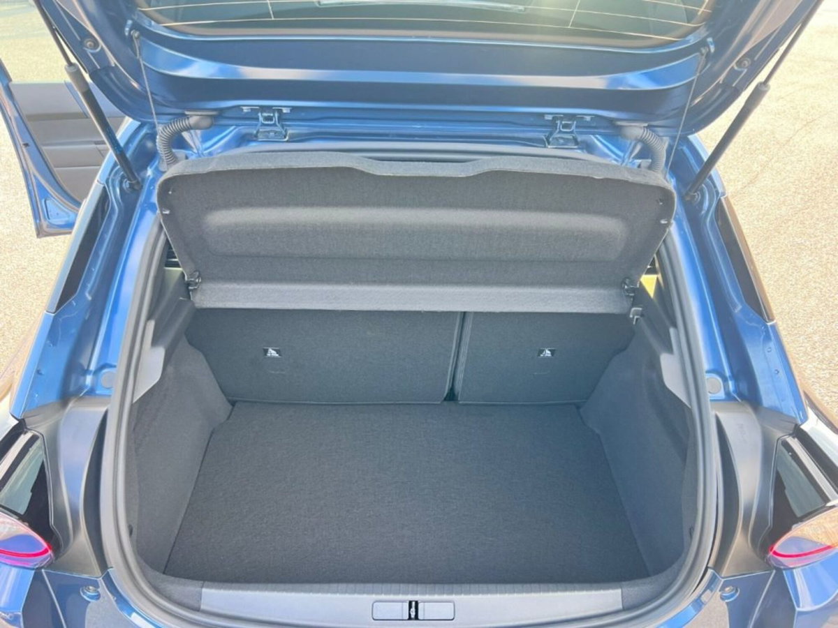 Lancia Ypsilon 1.2 mhev Edizione Cassina e-dct (8)