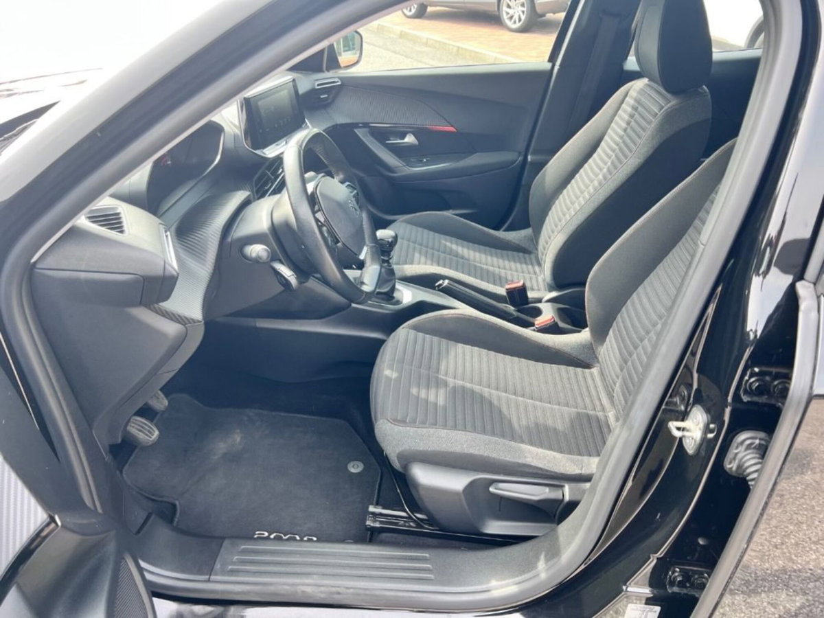 Peugeot 2008 PureTech 100 S&S Active (5)