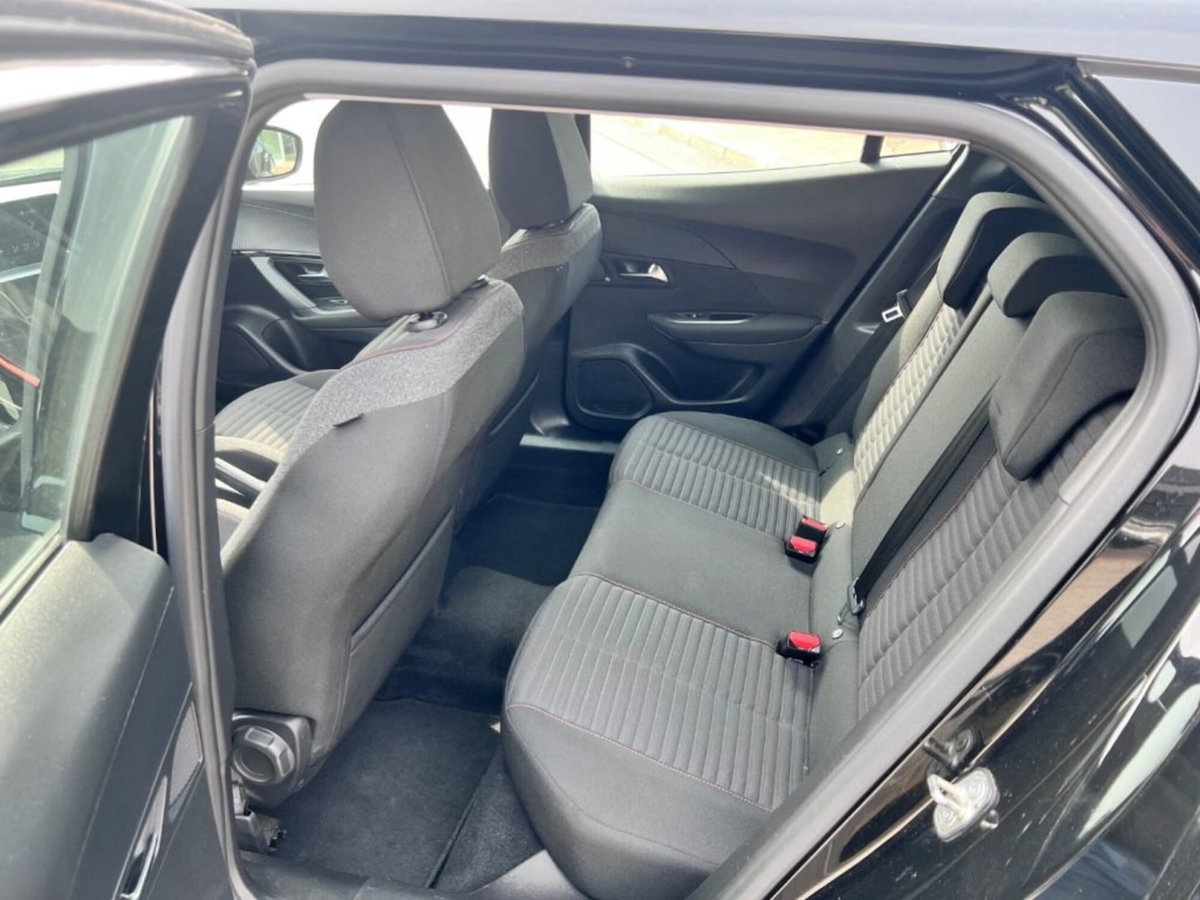 Peugeot 2008 PureTech 100 S&S Active (6)
