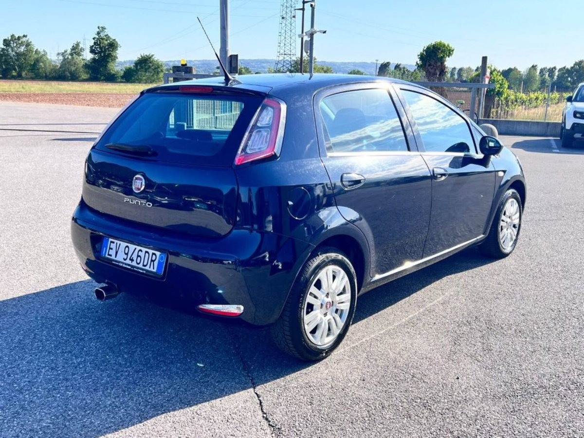 Fiat Punto 1.3 MJT II 75 CV 5 porte Lounge (4)